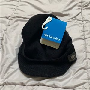 Columbia billed beanie